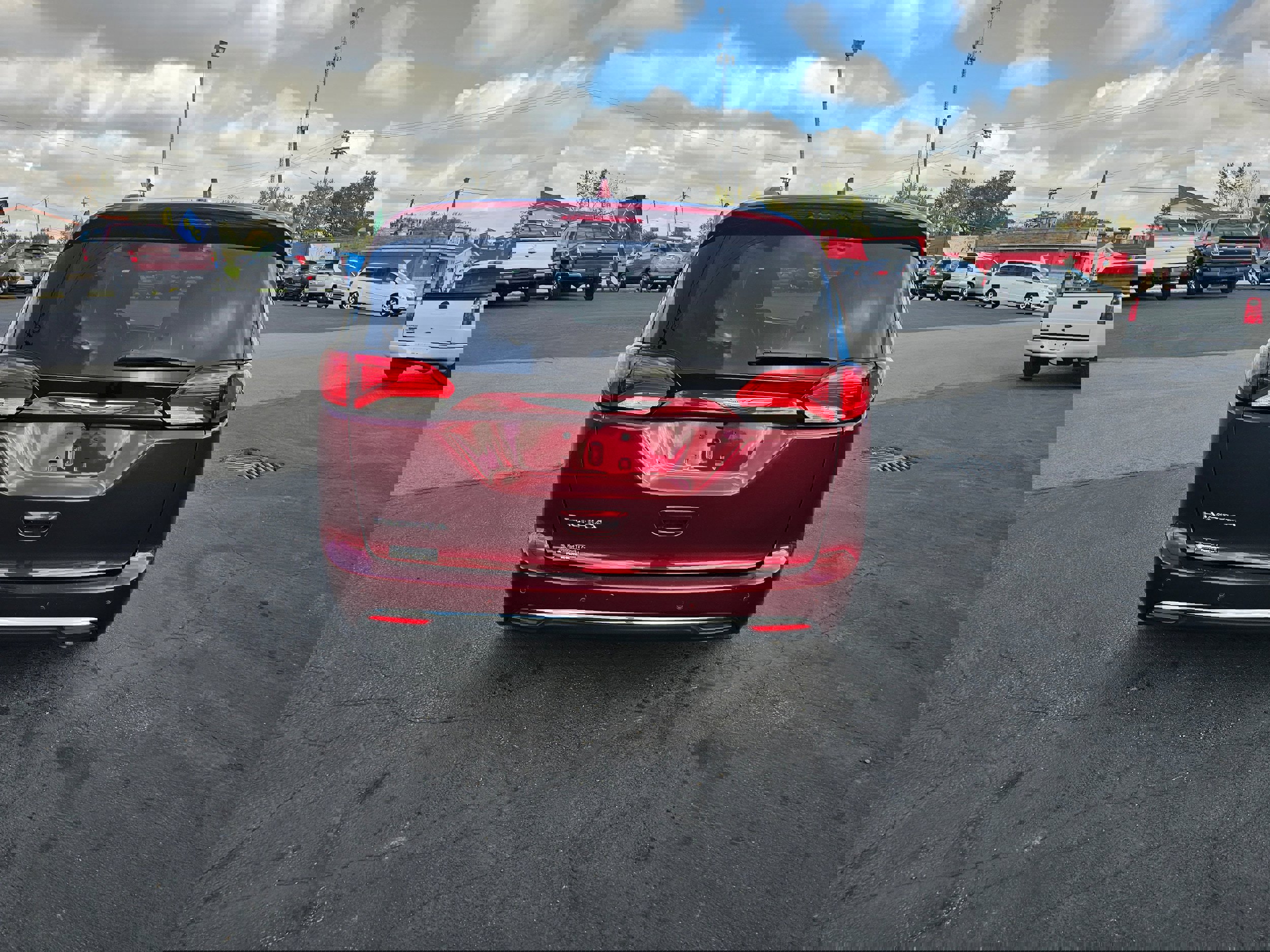 Used 2017 Chrysler Pacifica Touring-L image 6