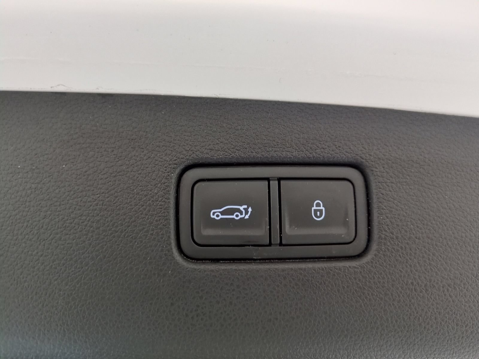 Certified 2025 Genesis GV70 3.5T Sport AWD/4WD image 13