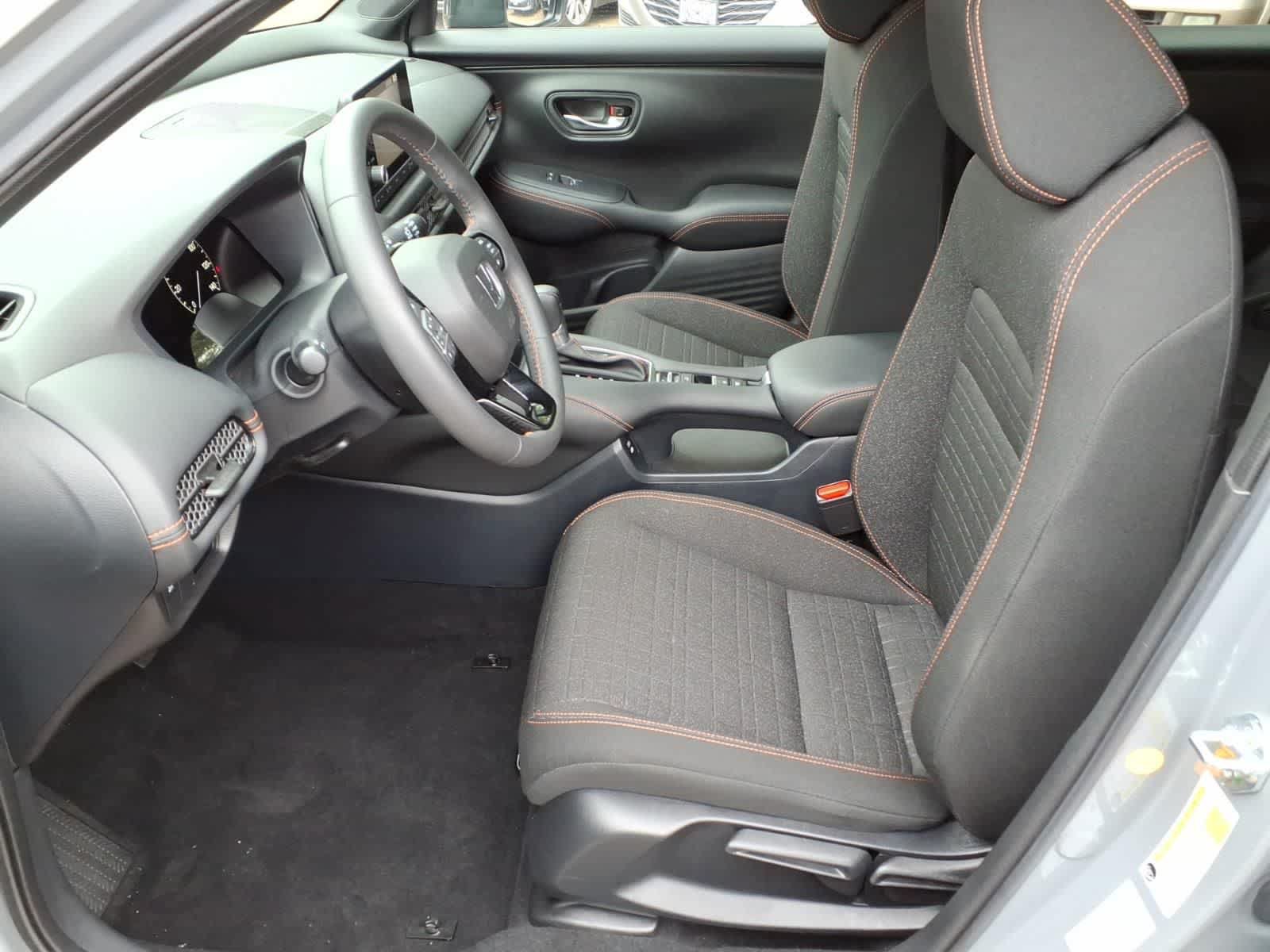 Used 2025 Honda HR-V Sport image 14