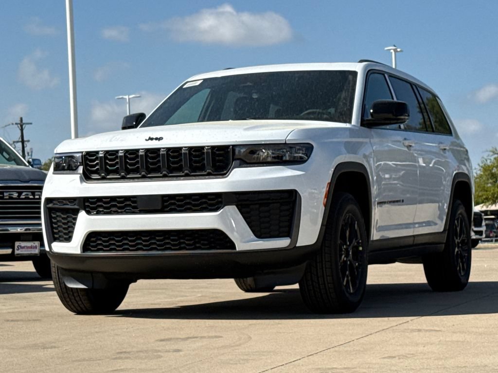 New 2026 Jeep Grand Cherokee L 2WD image 3