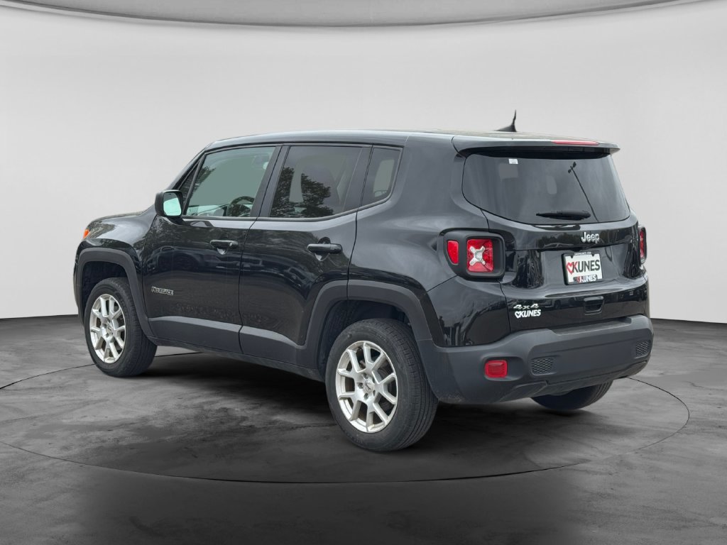 Used 2023 Jeep Renegade Latitude AWD/4WD image 6
