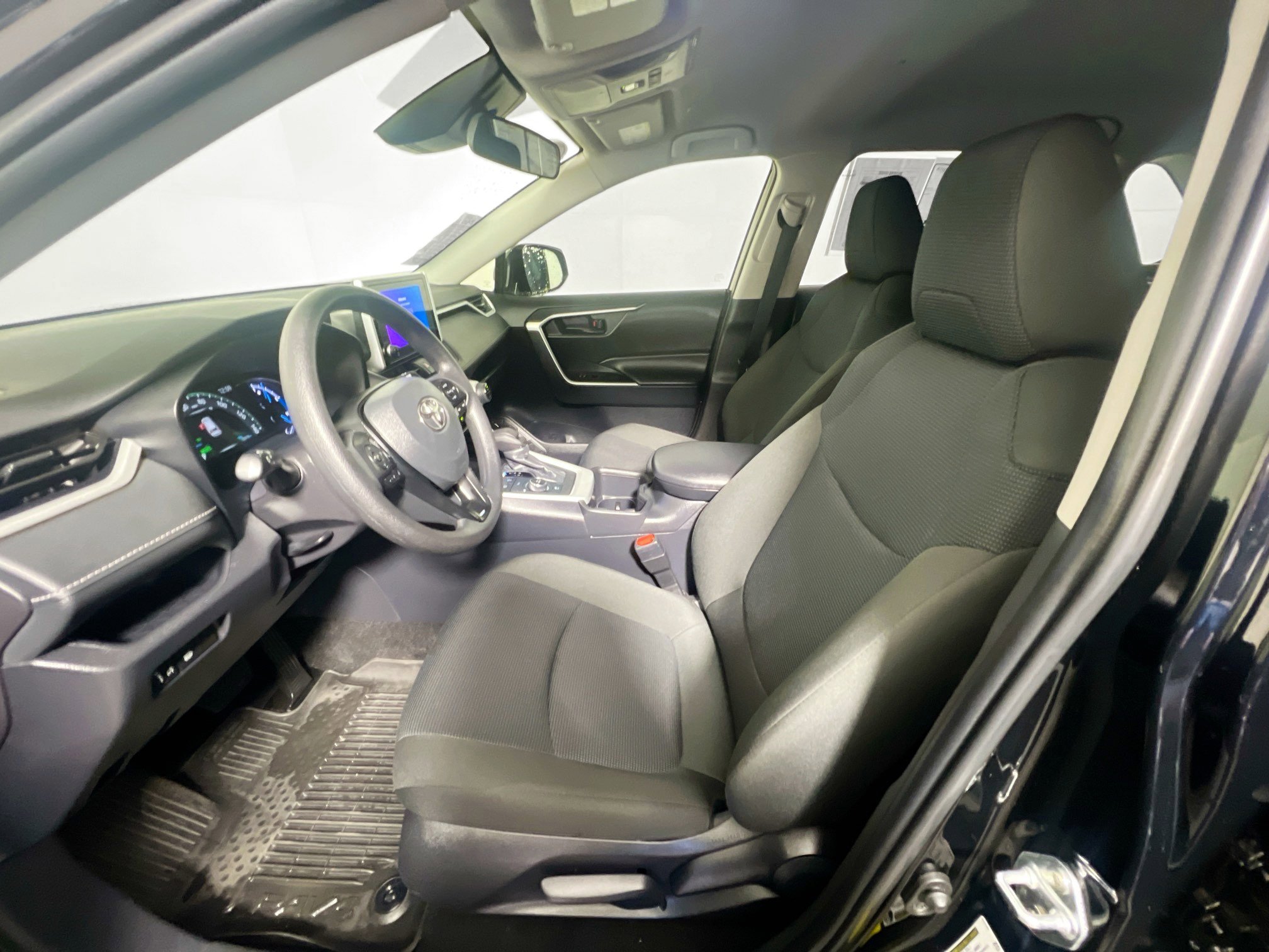 Used 2025 Toyota RAV4 LE image 14