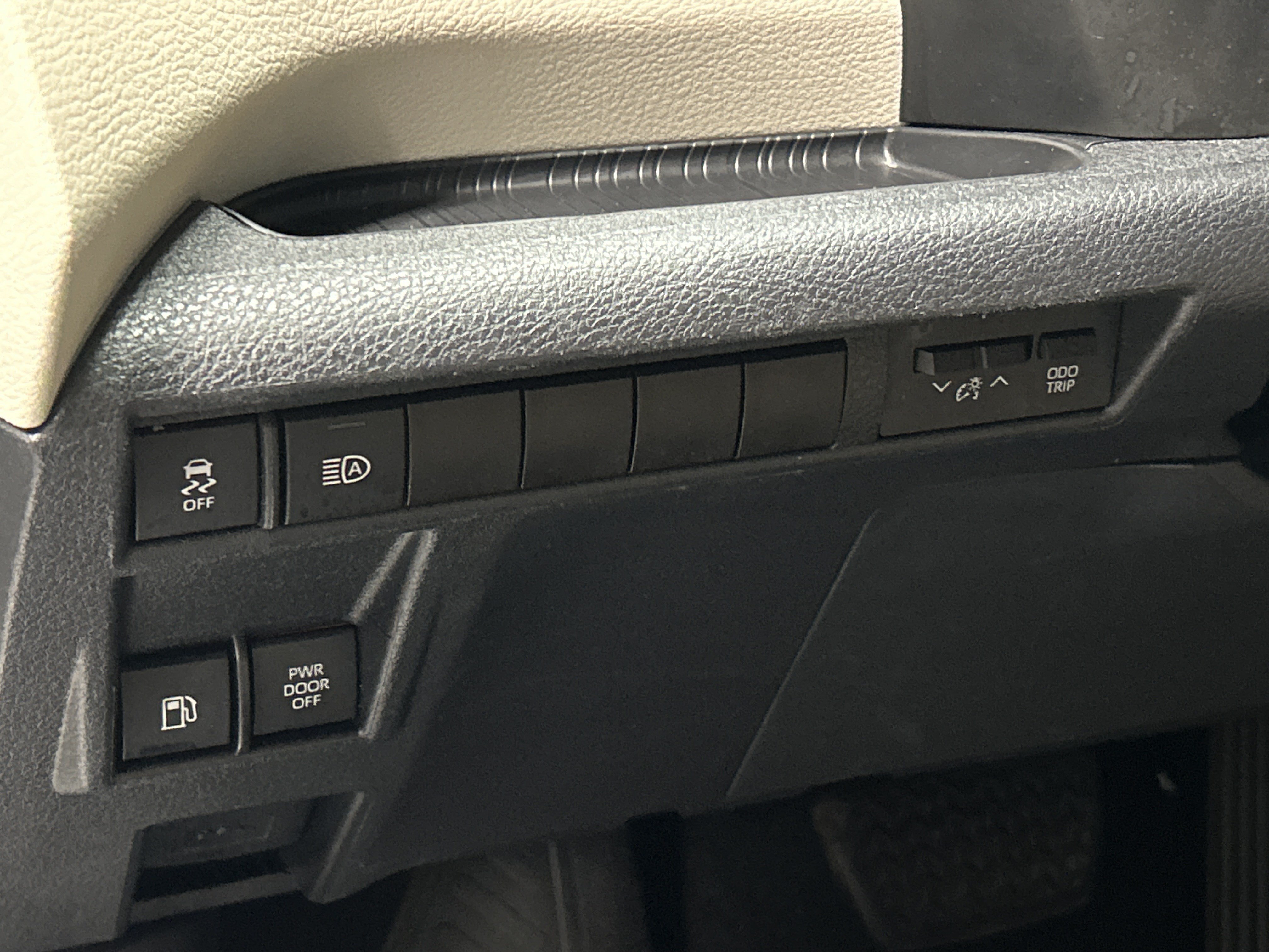 Used 2021 Toyota Sienna XLE FWD image 36