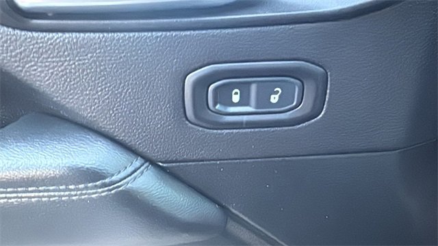 Used 2020 Jeep Wrangler Unlimited Sahara image 11