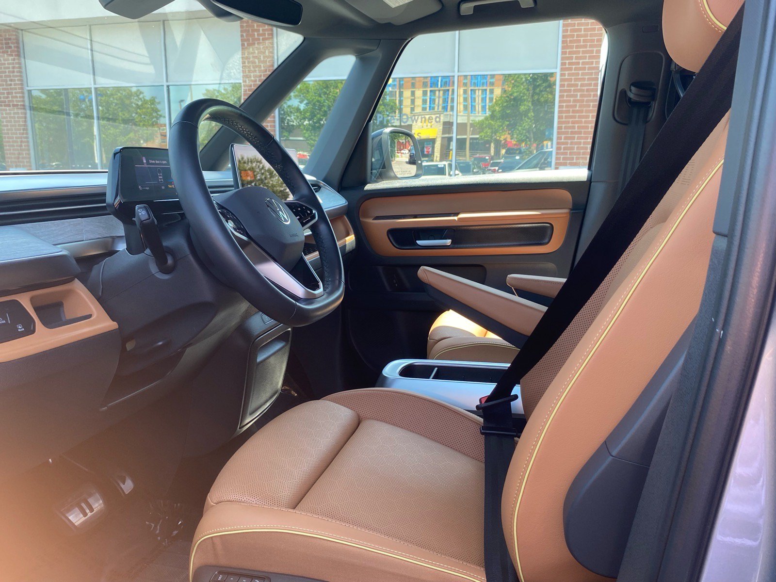 Certified 2025 Volkswagen ID. Buzz Pro S RWD image 10