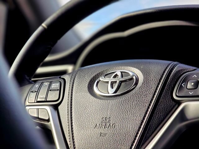 Used 2015 Toyota Highlander Limited AWD/4WD image 15