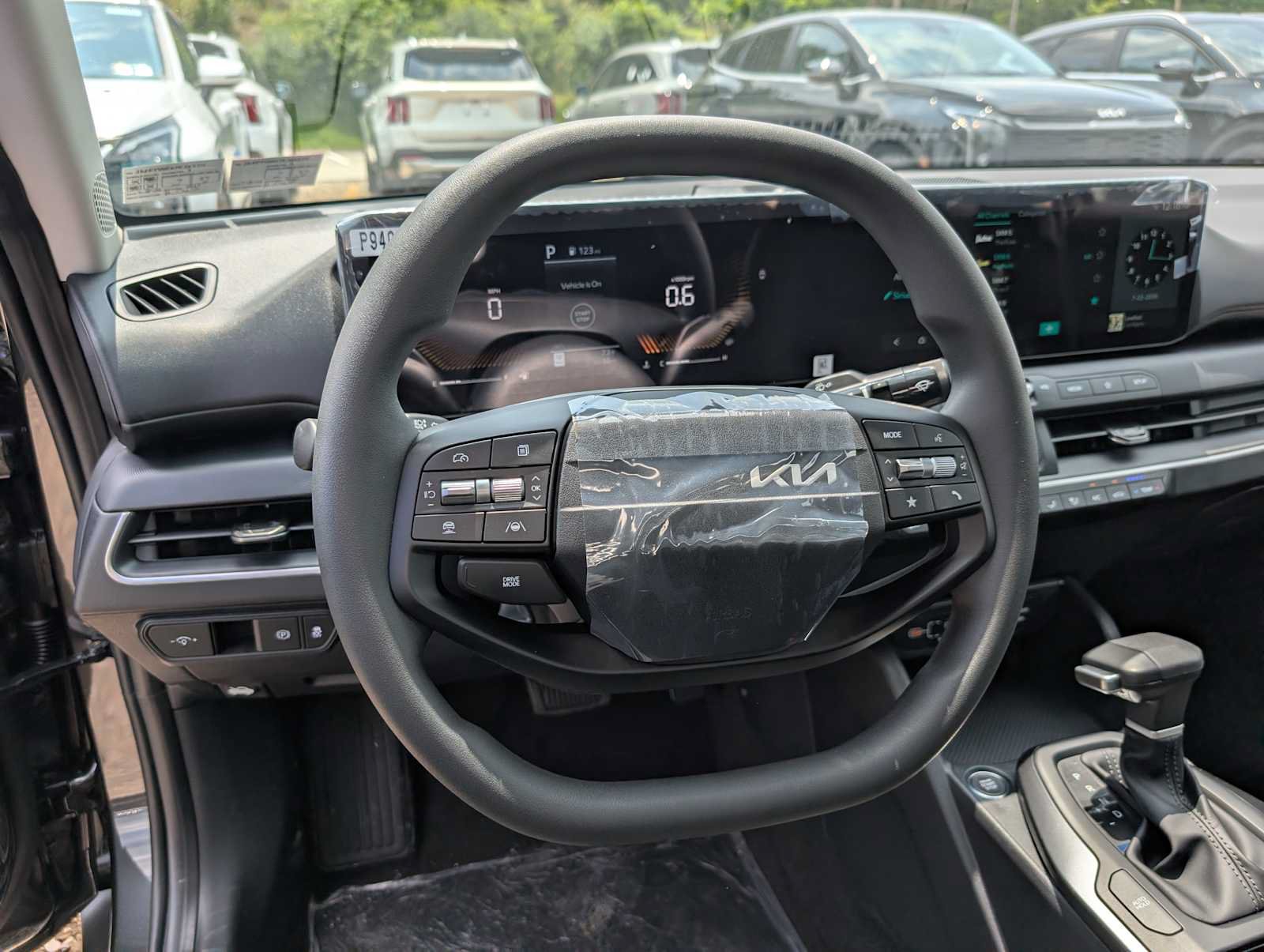 New 2026 Kia K4 FWD image 25