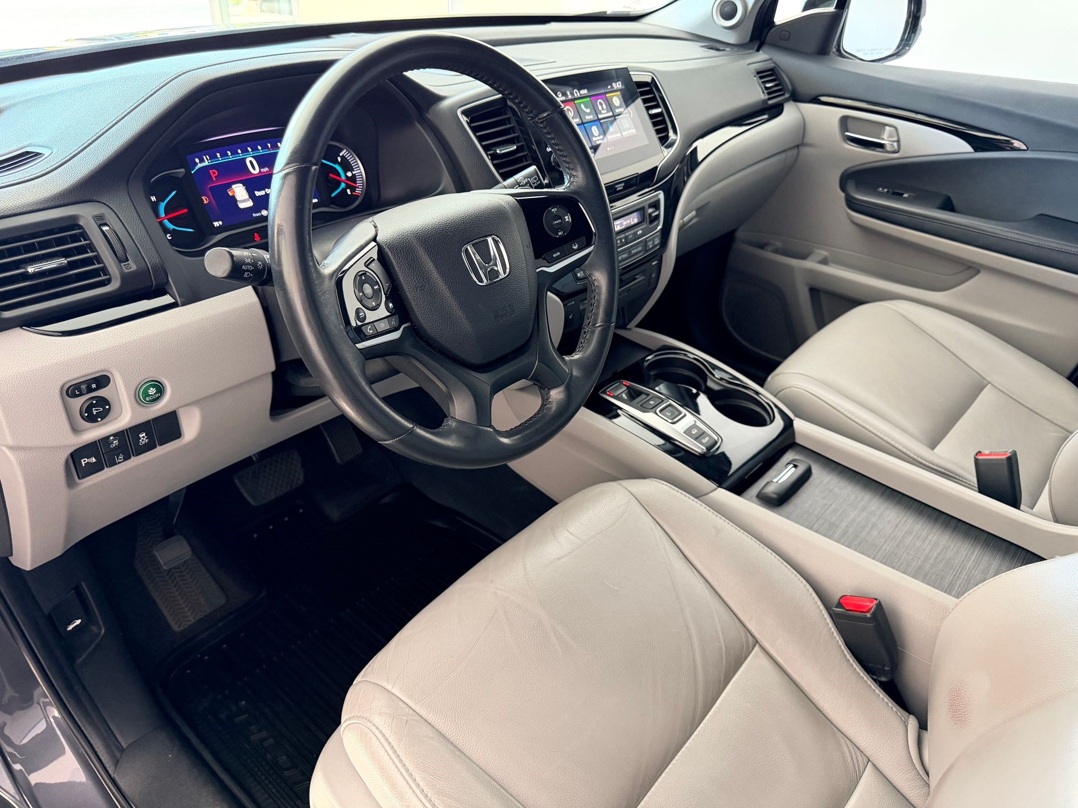 Used 2019 Honda Pilot Touring image 4