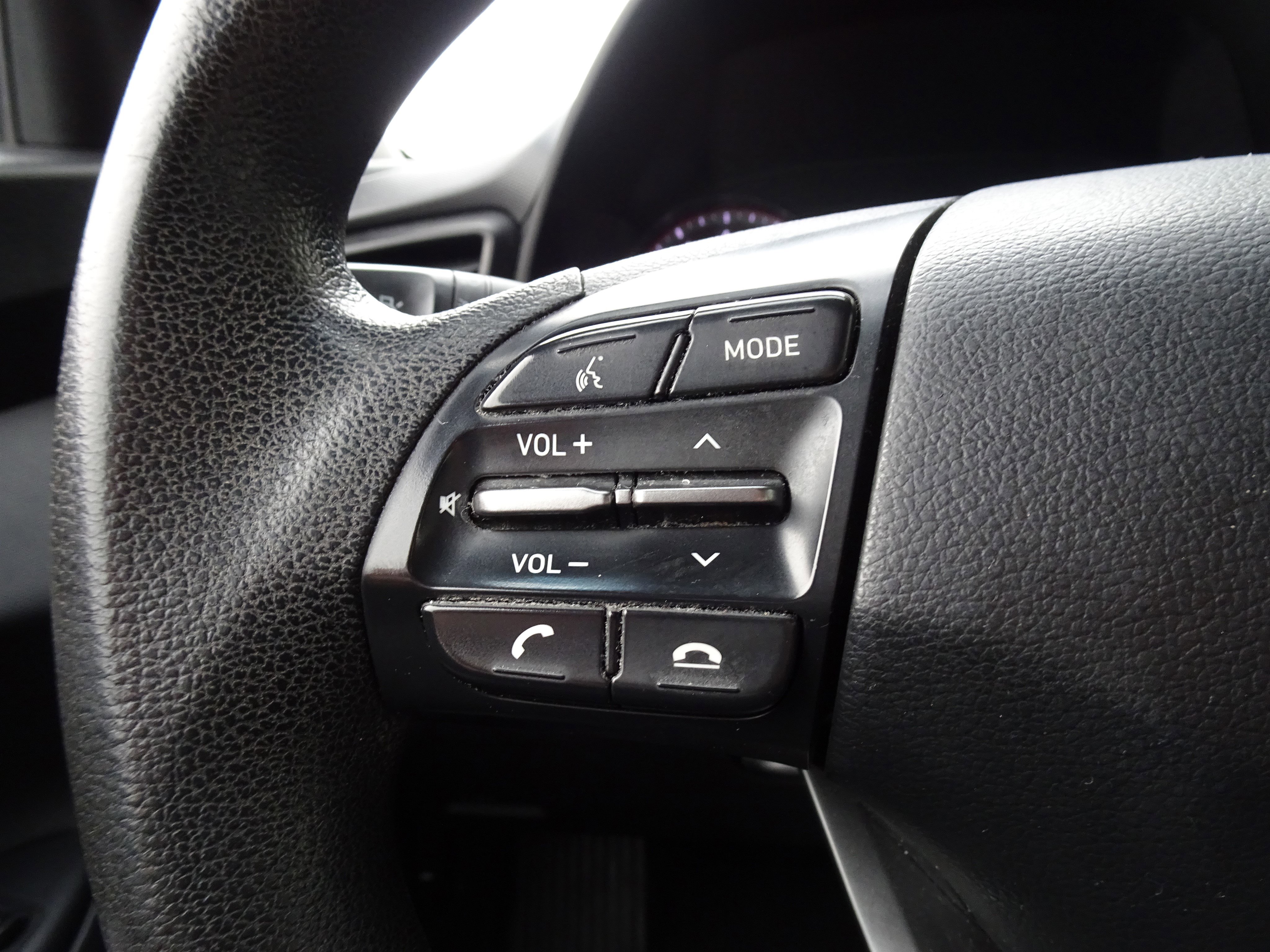 Used 2019 Hyundai Veloster 2.0 image 23