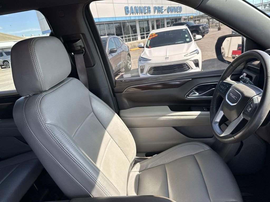 Used 2023 GMC Yukon SLE w/ Gmc Pro Safety Plus Package AWD/4WD image 11