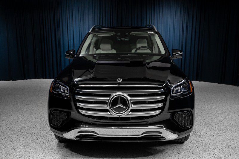 Certified 2026 Mercedes-Benz GLS 450 4MATIC image 2