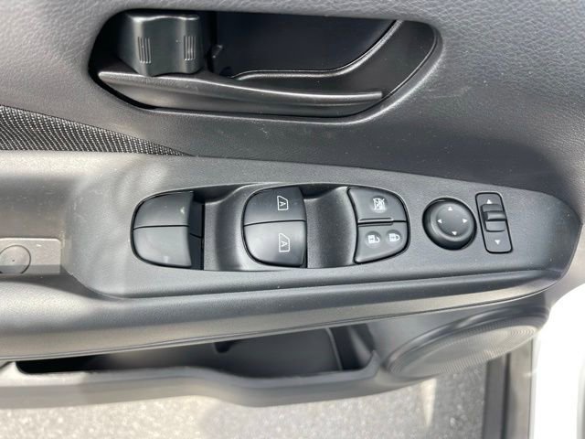 New 2025 Nissan Kicks Play S image 11