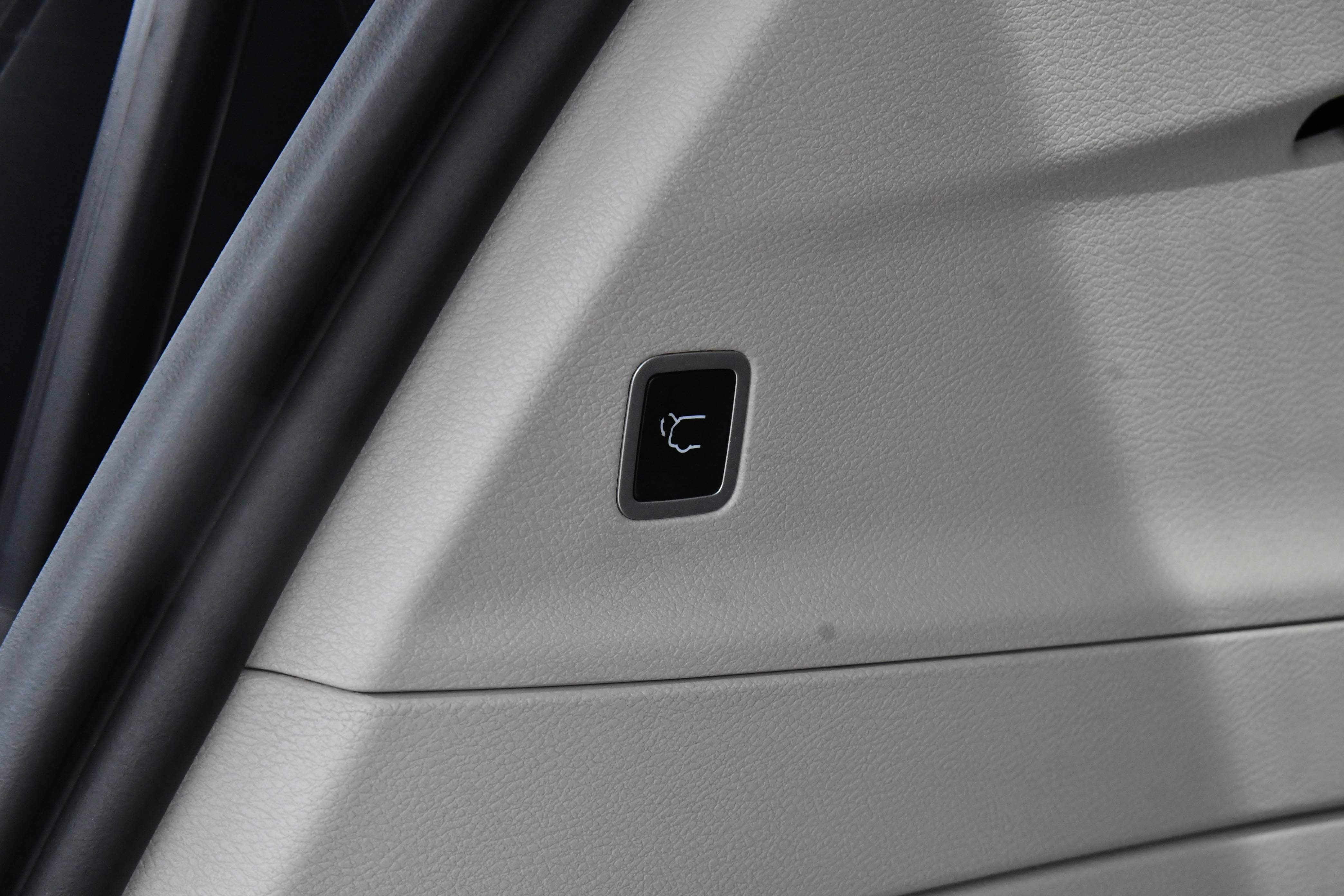 Used 2023 Chrysler Pacifica Touring-L FWD image 46