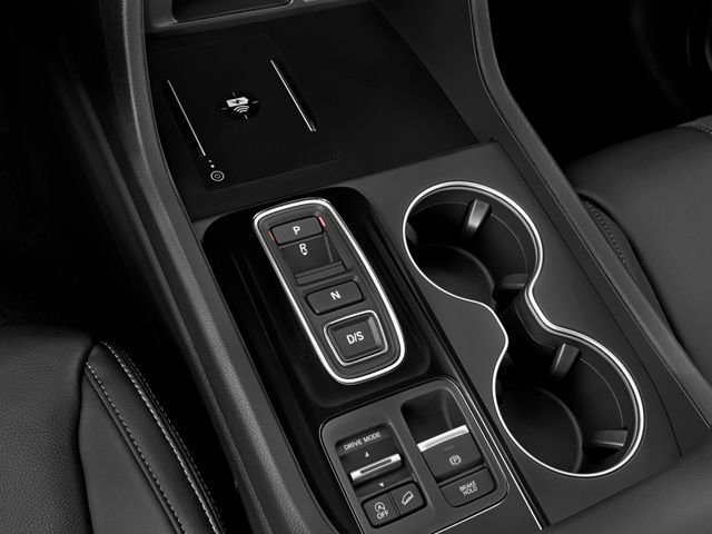 Used 2025 Honda Pilot Touring image 9