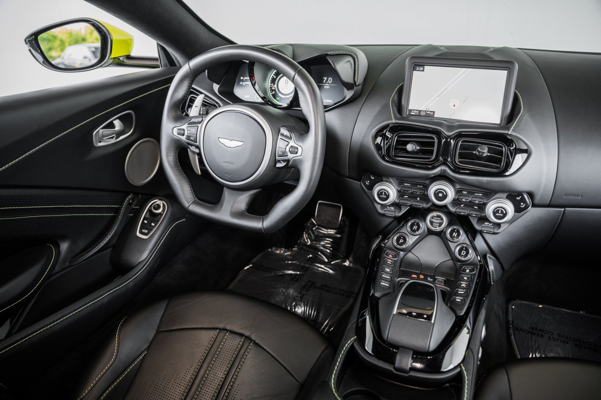 Used 2020 Aston Martin V8 Vantage Coupe RWD image 18