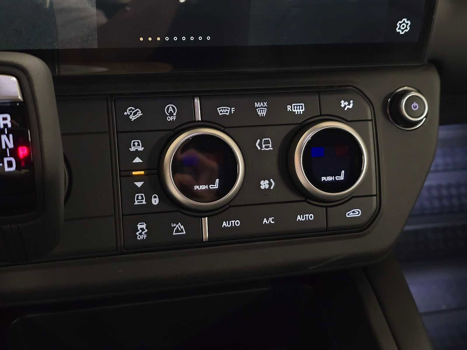 New 2026 Land Rover Defender 110 Trophy Edition AWD/4WD image 29