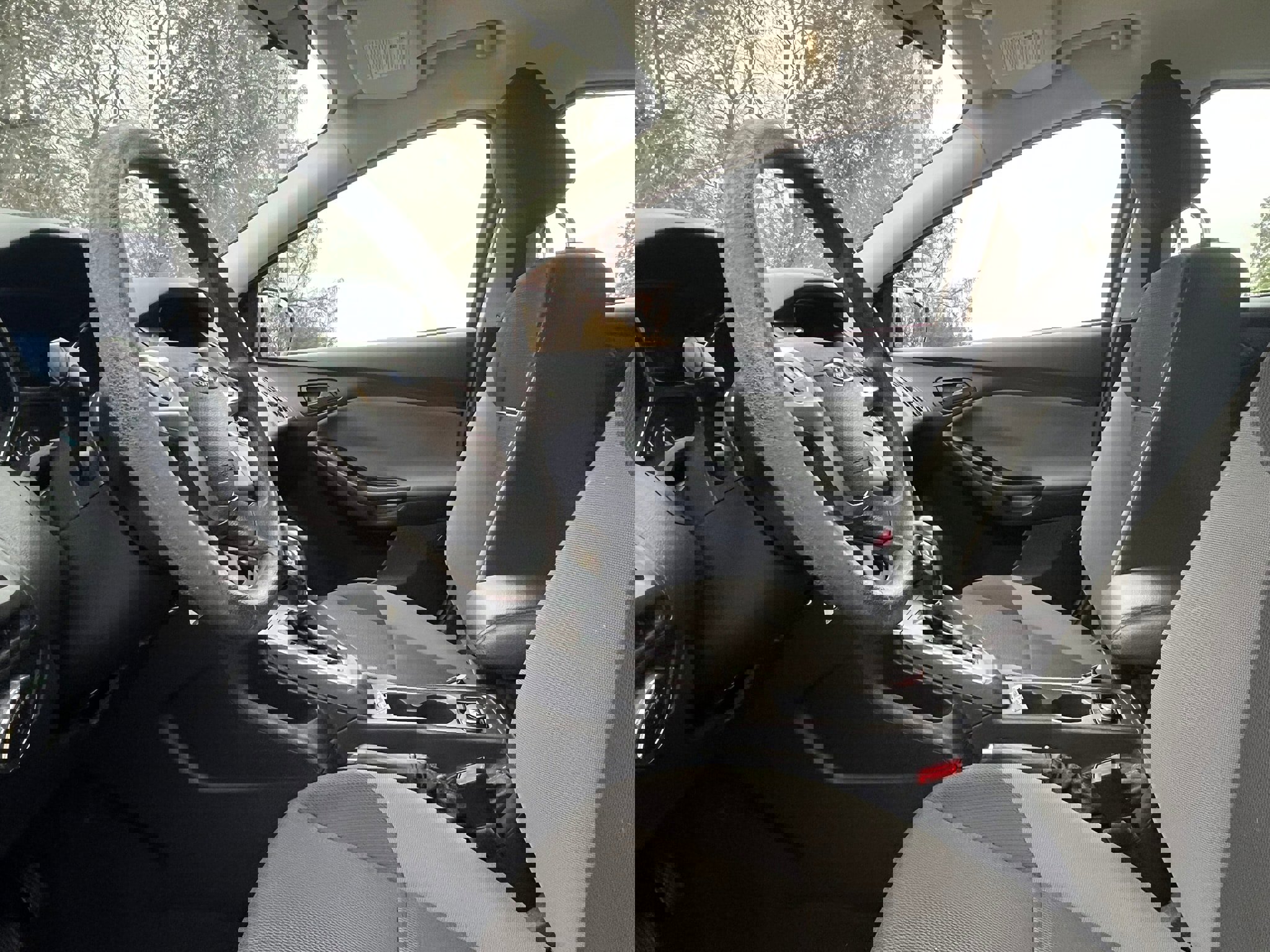 Used 2012 Ford Focus SE image 16