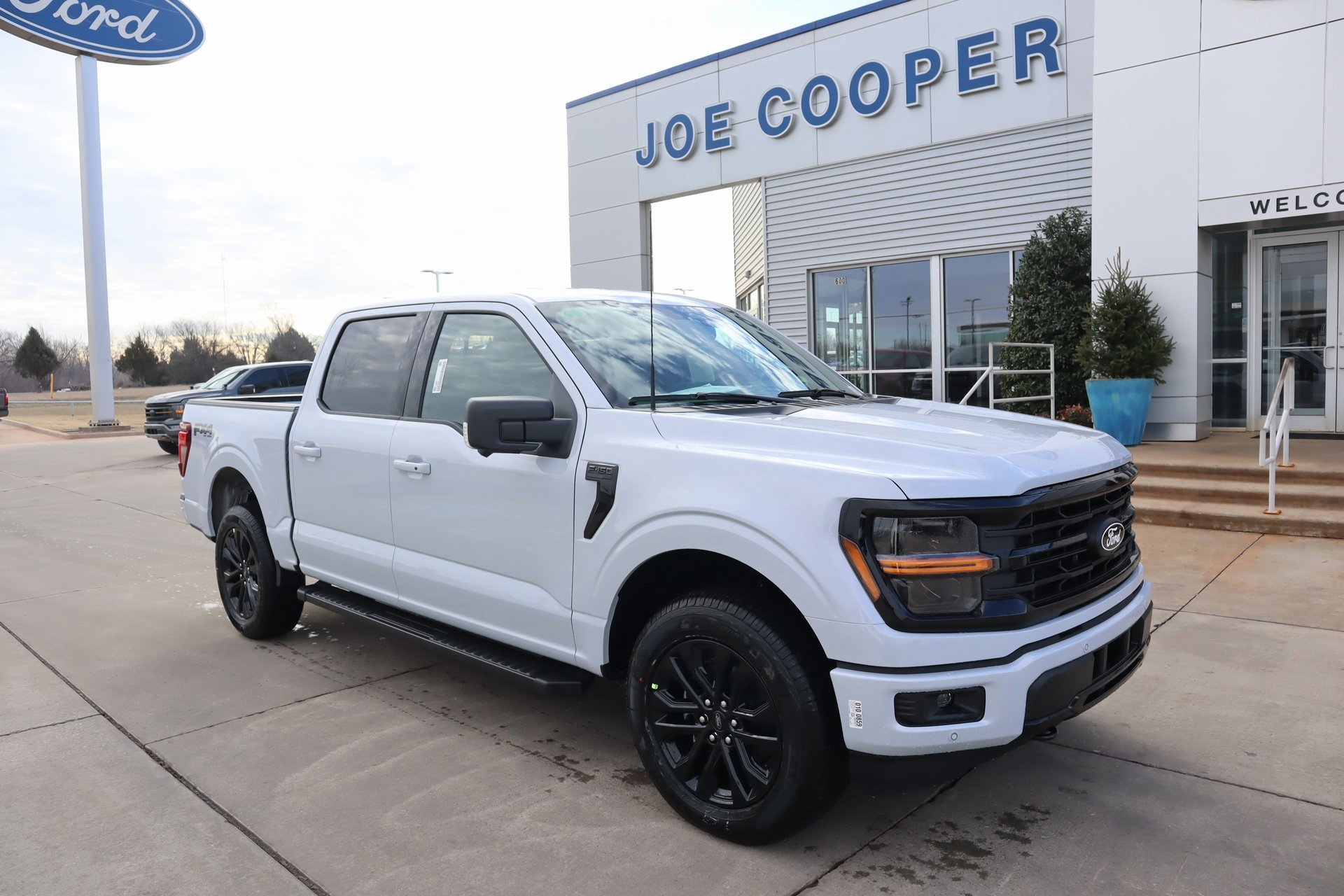 New 2025 Ford F150 XLT w/ Equipment Group 303A High