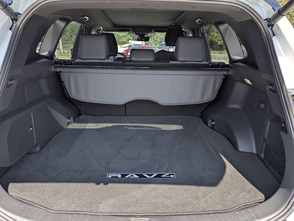 Used 2026 Toyota RAV4 XSE w/ Panoramic Sun Roof Package AWD/4WD image 18