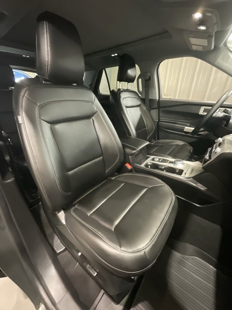 Used 2024 Ford Explorer XLT w/ Equipment Group 202A image 15