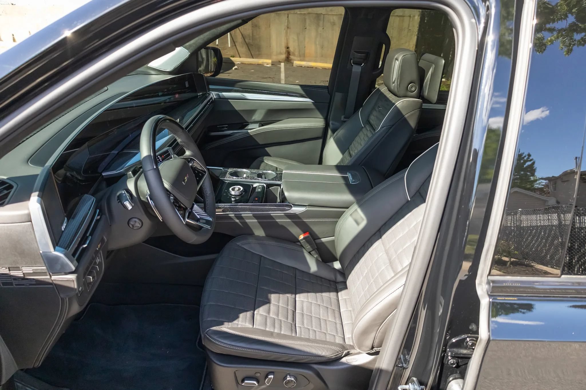 Used 2026 Cadillac Escalade V AWD/4WD image 42