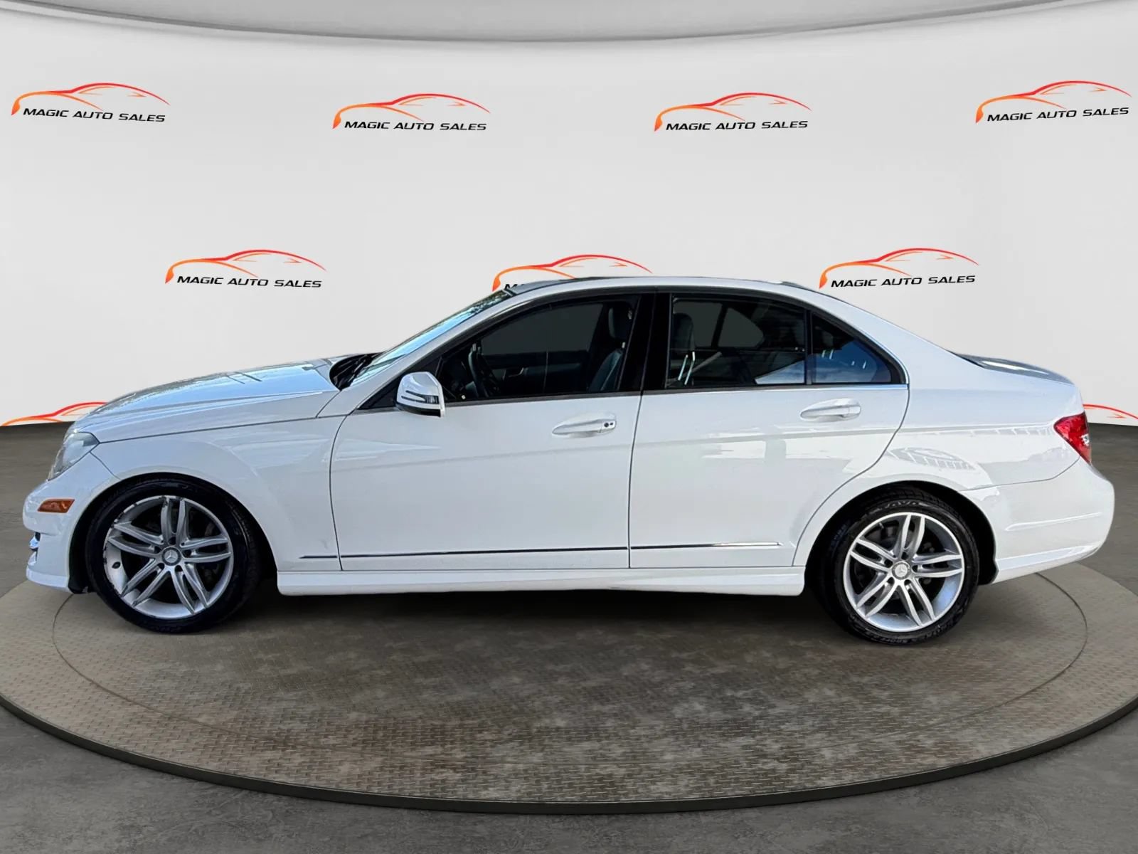 Used 2013 Mercedes-Benz C 300 4MATIC Sedan image 7