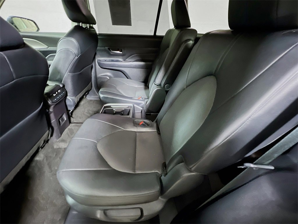 Certified 2025 Toyota Grand Highlander AWD image 22