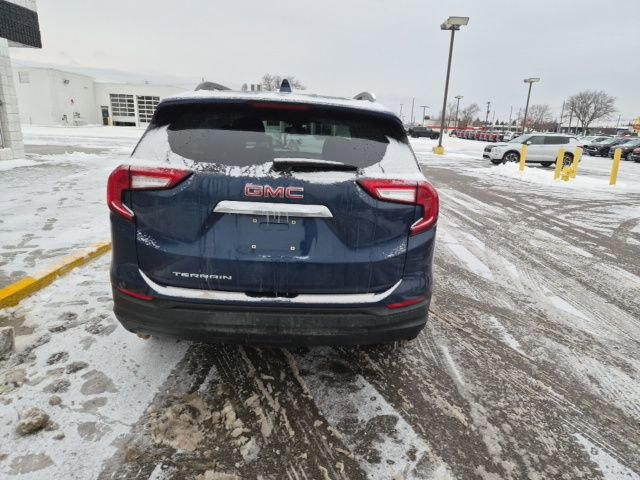 Used 2022 GMC Terrain SLE w/ Driver Convenience Package image 8