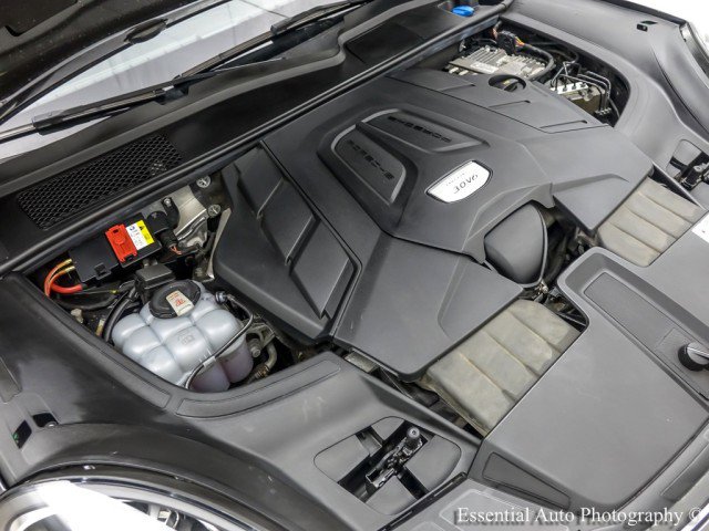 Used 2021 Porsche Cayenne Coupe image 33