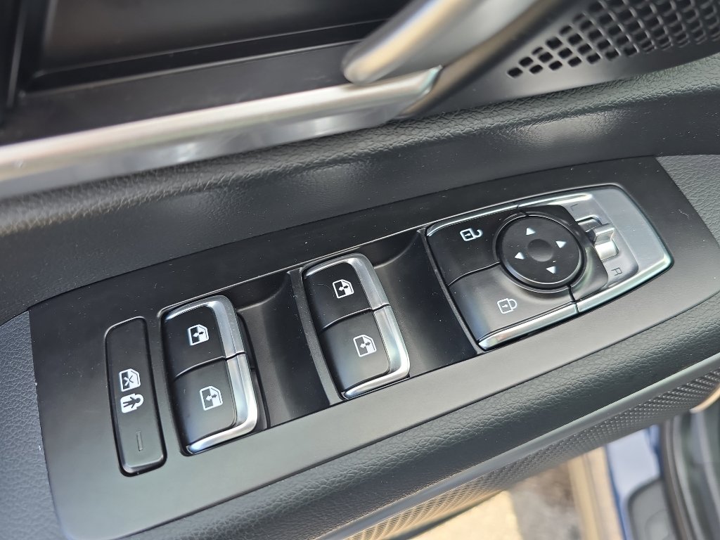 Used 2025 Kia Telluride S image 11