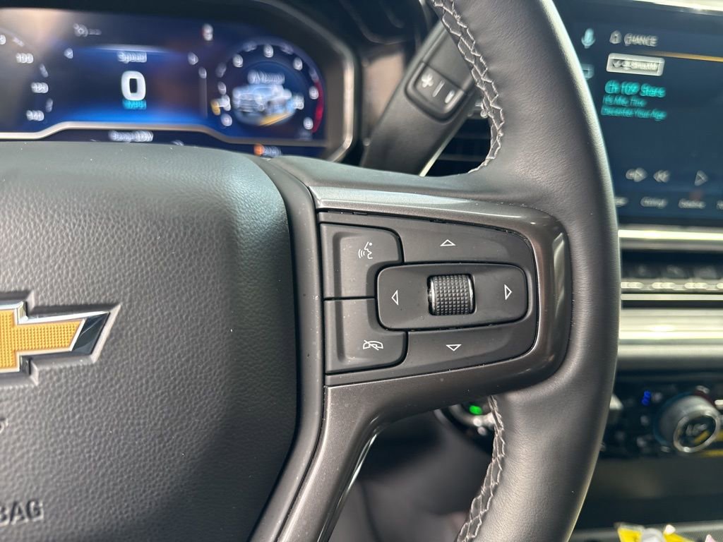 Used 2024 Chevrolet Silverado 2500 High Country w/ Technology Package AWD/4WD image 23