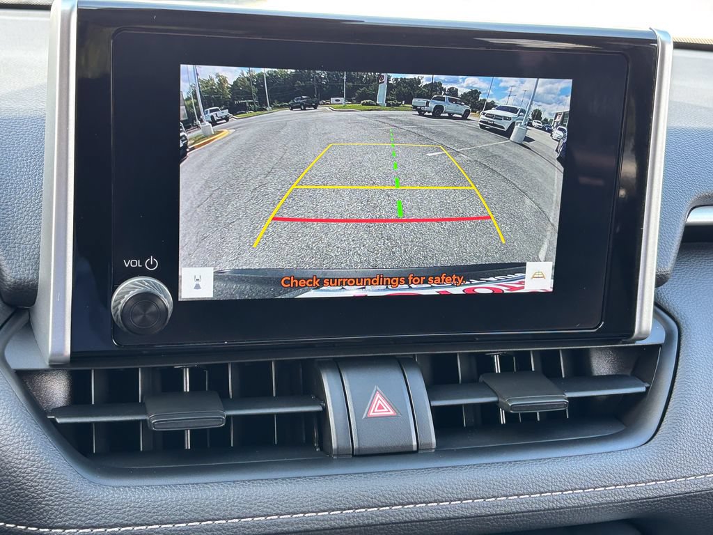 Used 2025 Toyota RAV4 XLE AWD/4WD image 33