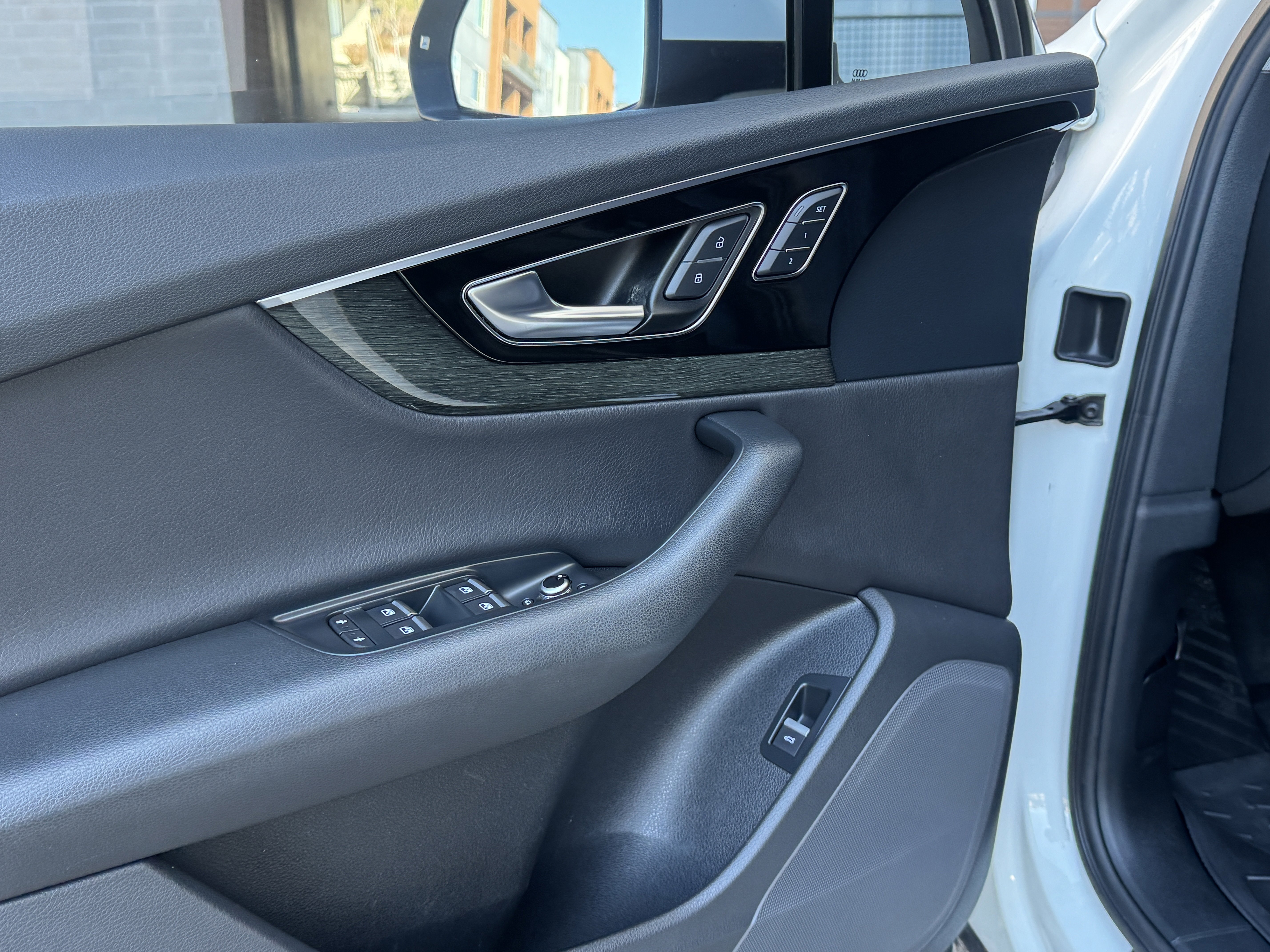 Used 2017 Audi Q7 3.0T Premium AWD/4WD image 16