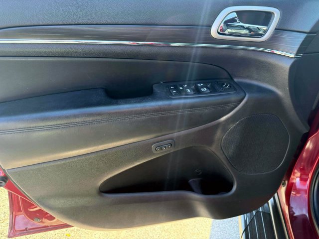 Certified 2021 Jeep Grand Cherokee Limited AWD/4WD image 16