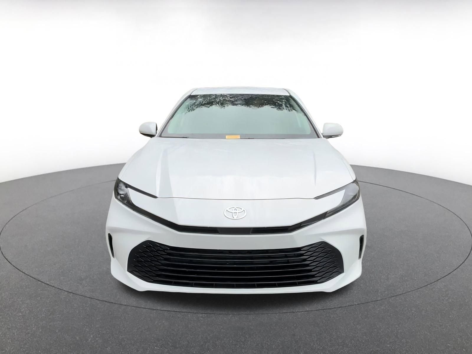 Used 2025 Toyota Camry LE image 4