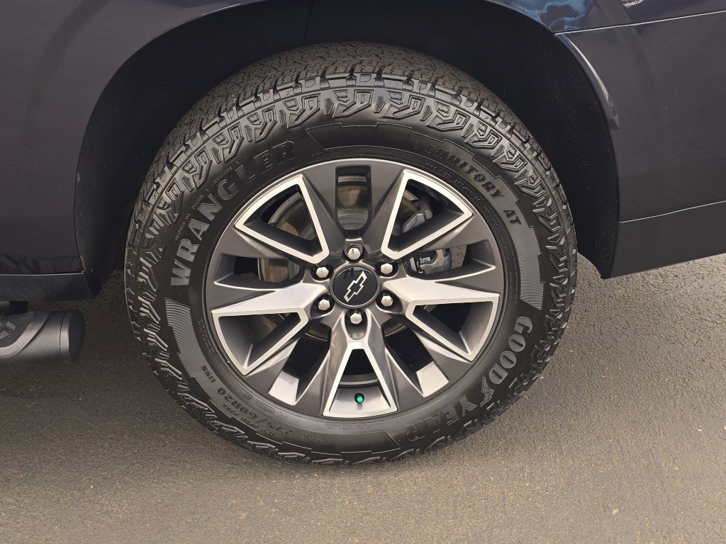 Certified 2023 Chevrolet Suburban Z71 w/ Z71 Off-Road Package image 12