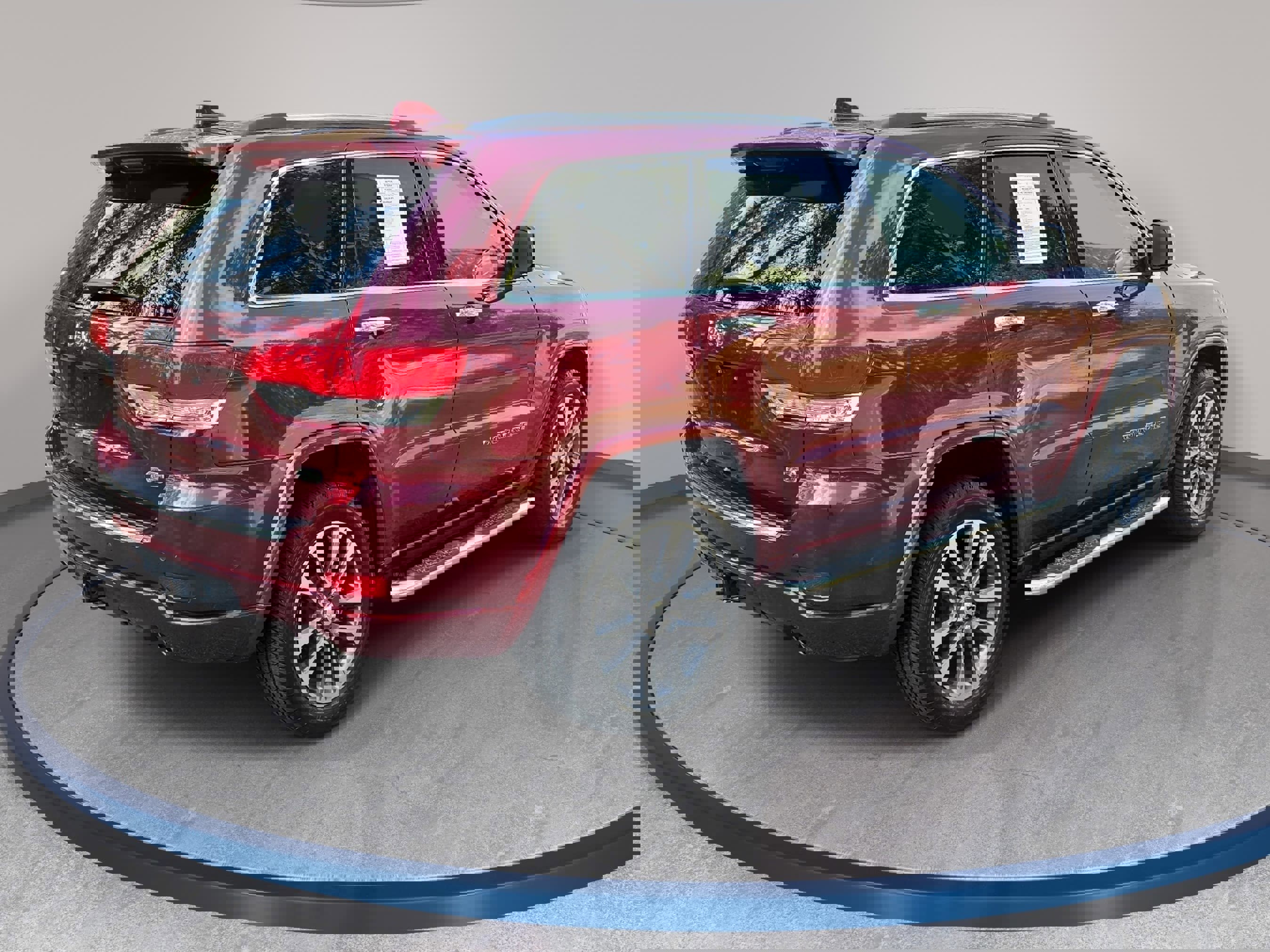 Used 2018 Jeep Grand Cherokee Overland image 5