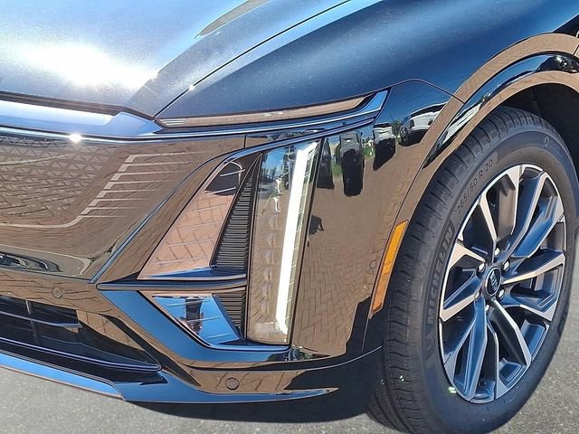 New 2025 Cadillac Lyriq Sport image 9