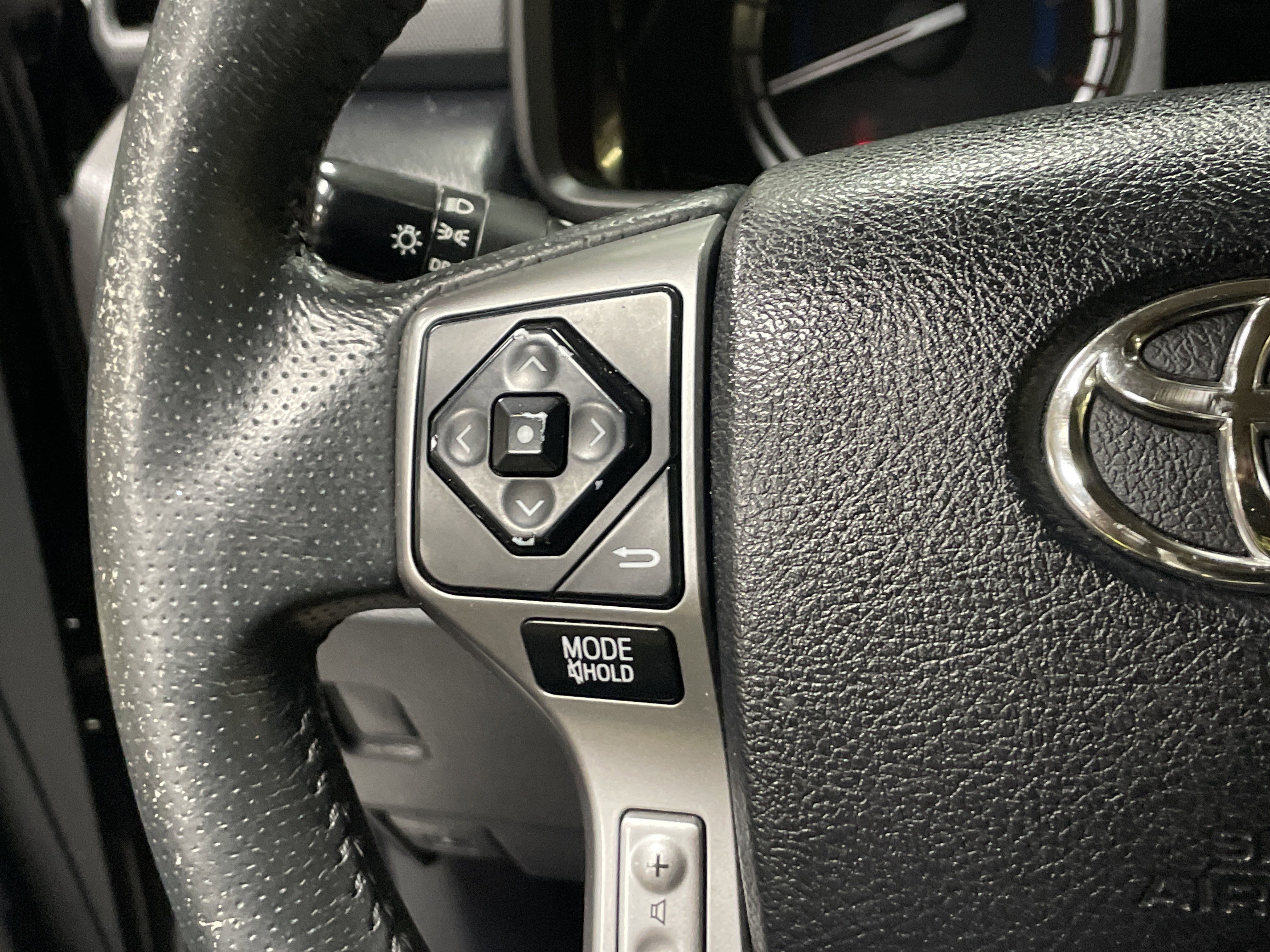 Used 2016 Toyota 4Runner SR5 image 19