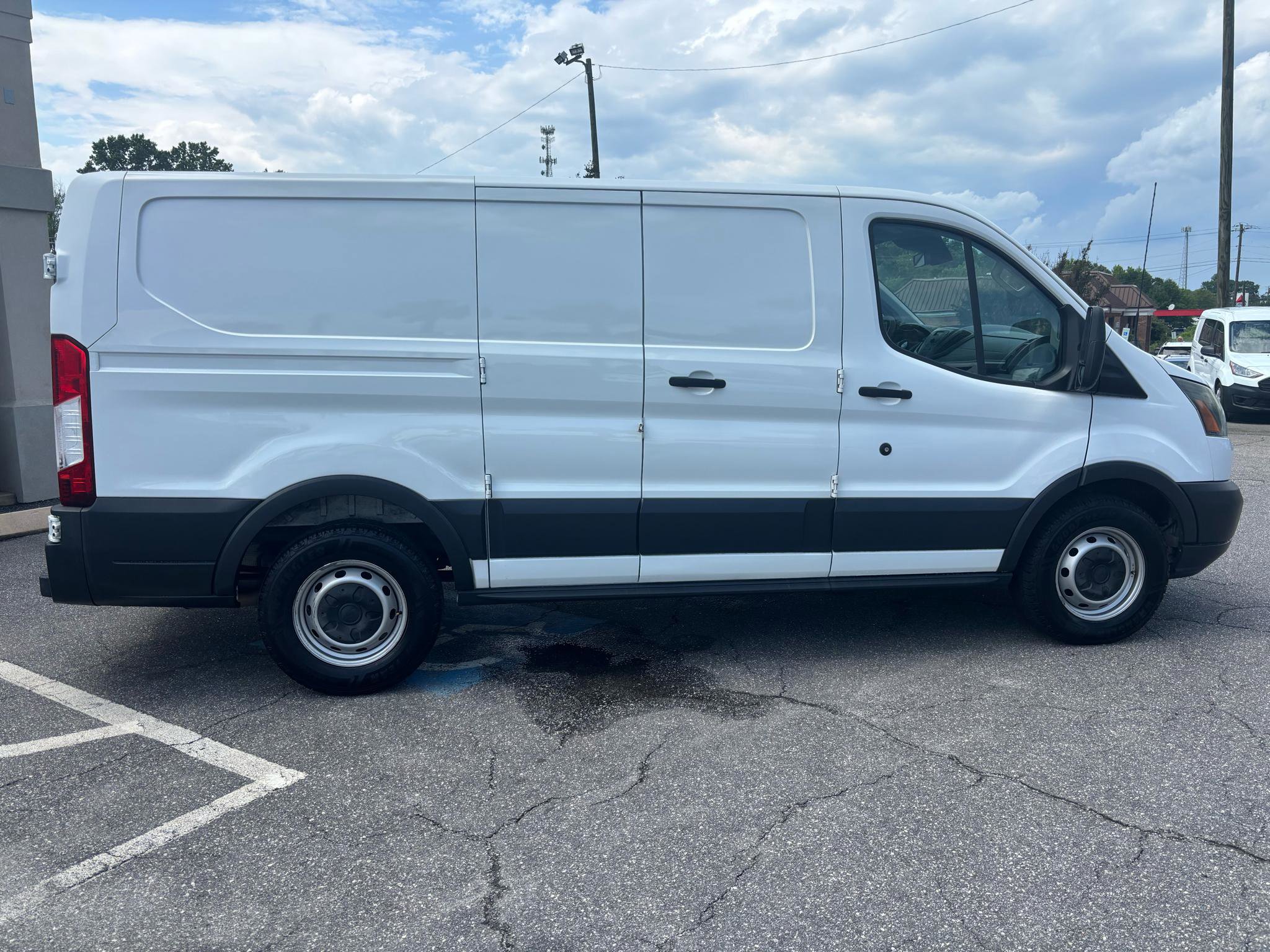 Used 2016 Ford Transit 150 130 Low Roof RWD image 20