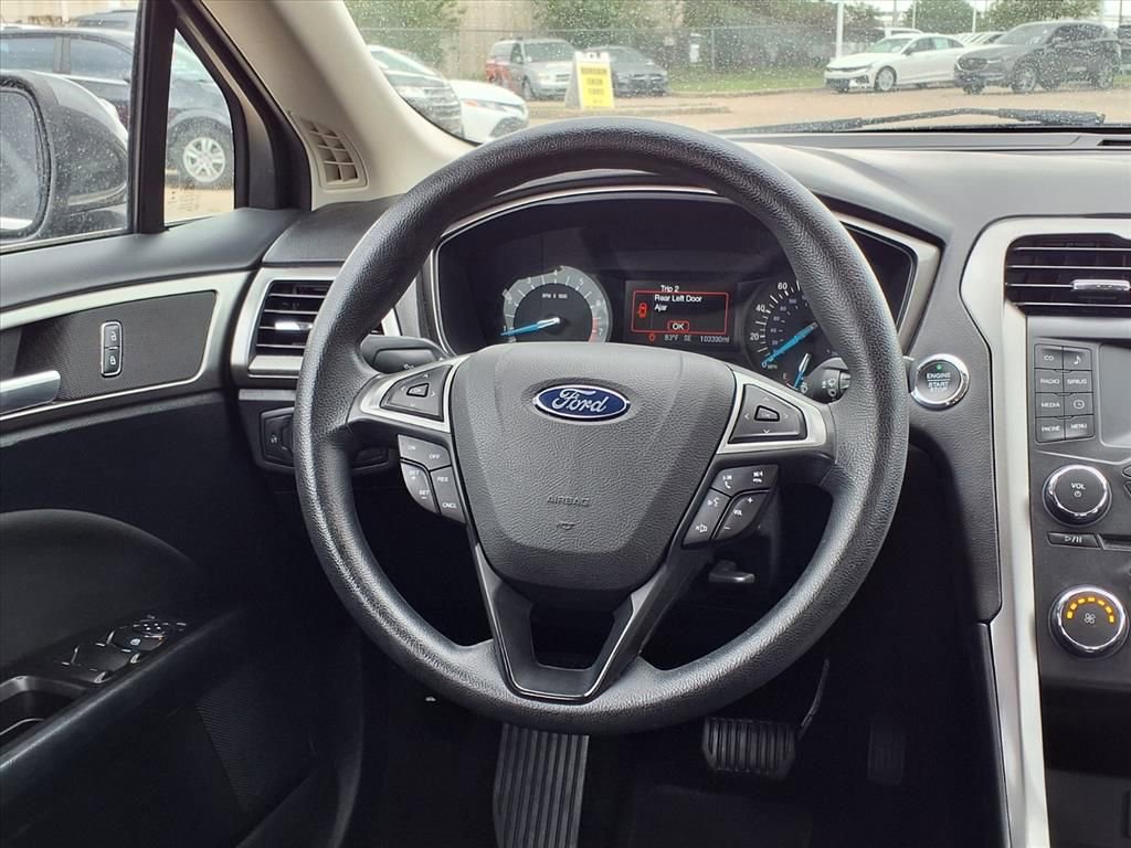 Used 2017 Ford Fusion SE image 20