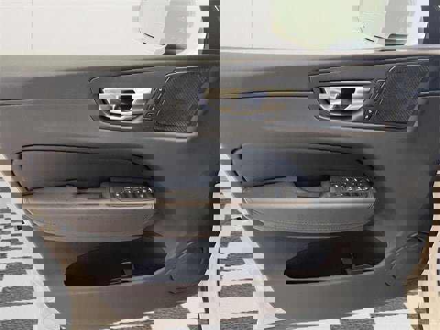 Used 2021 Volvo XC60 T5 Momentum w/ Premium Package image 15