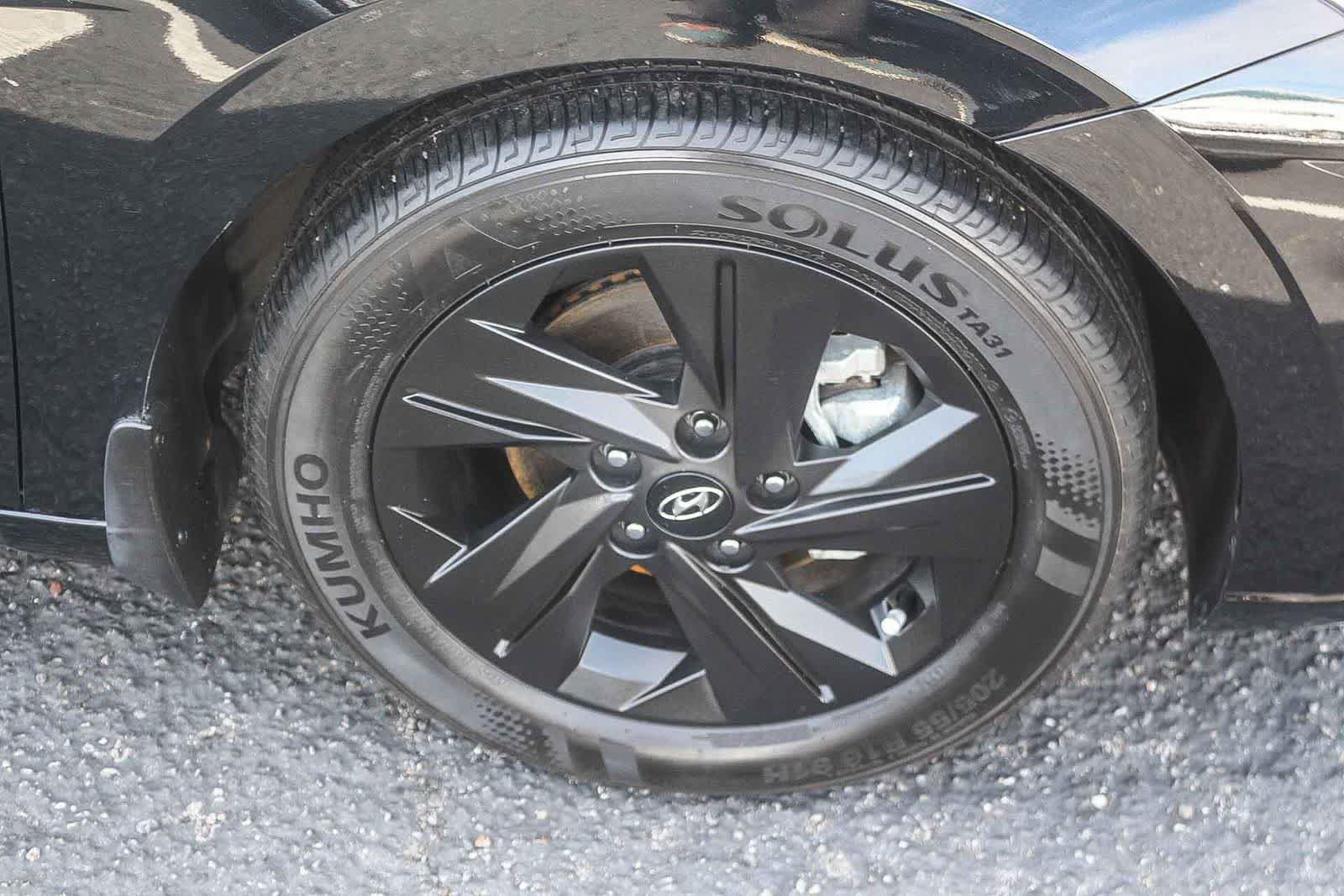 Used 2023 Hyundai Elantra SEL FWD image 12