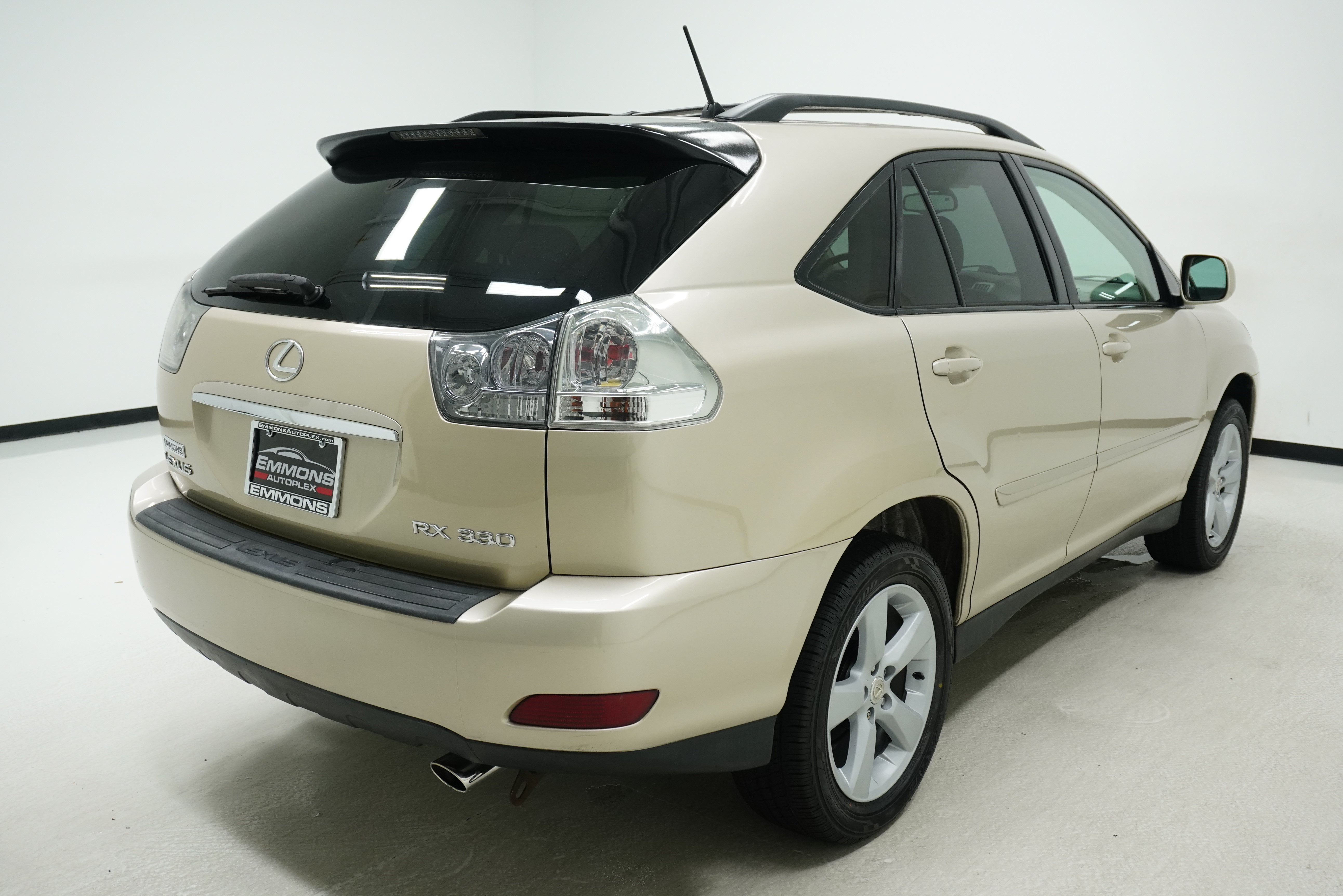 Used 2005 Lexus RX 330 FWD image 4