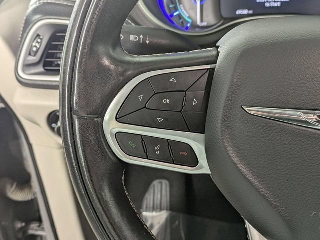 Used 2022 Chrysler Pacifica Touring-L w/ Uconnect Theater Family Group FWD image 17