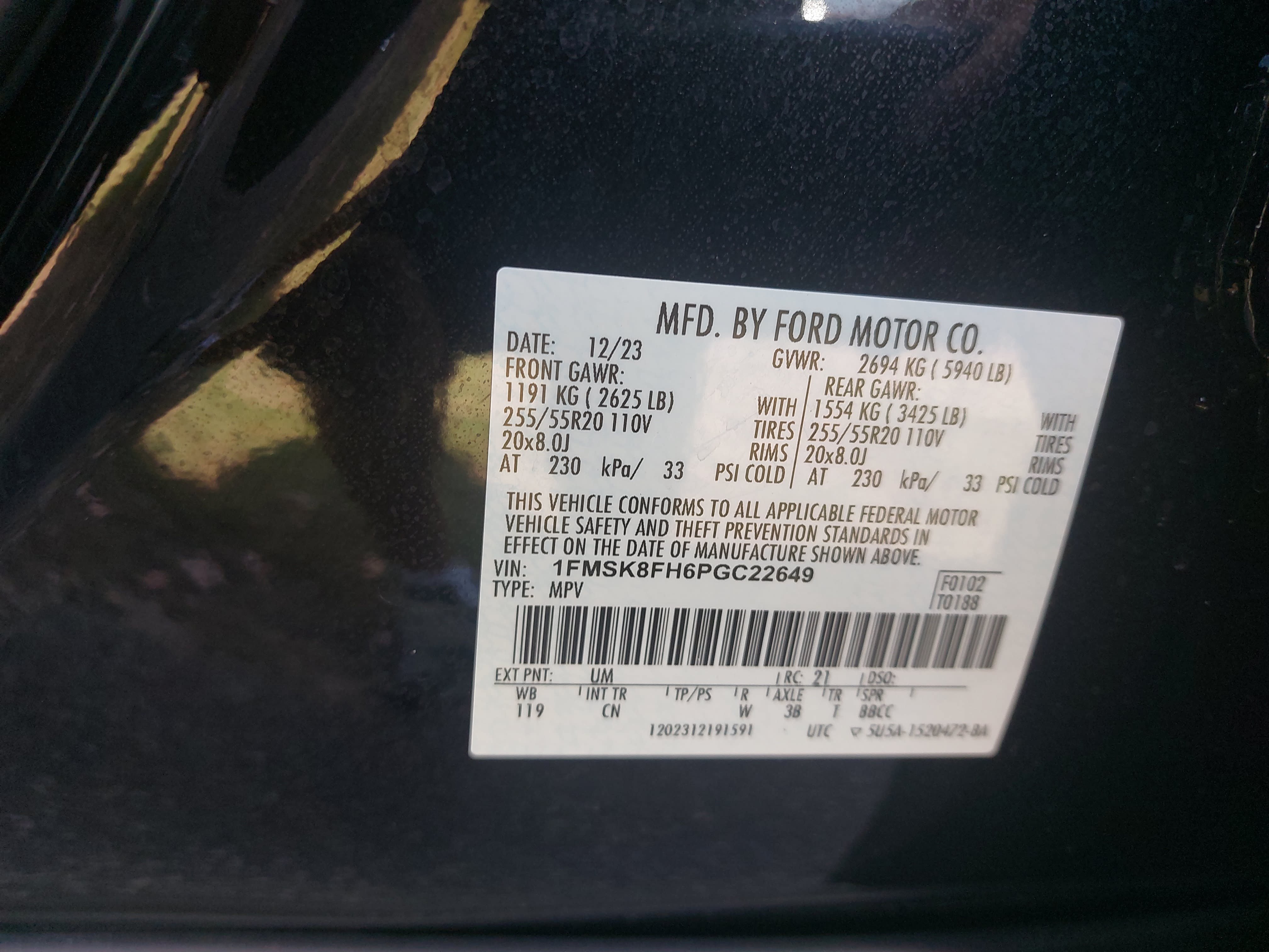 Used 2023 Ford Explorer Limited w/ Equipment Group 301A AWD/4WD image 36