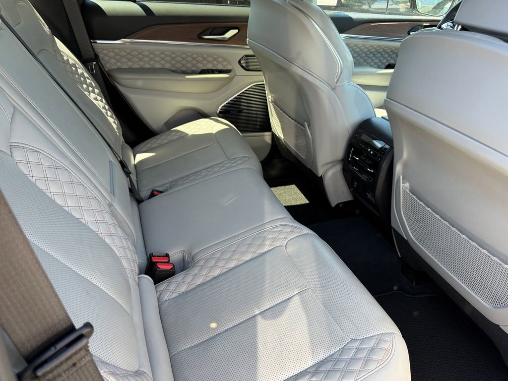 Certified 2022 Jeep Grand Cherokee Summit image 4