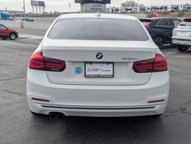 Used 2018 BMW 330e w/ Premium Package image 5
