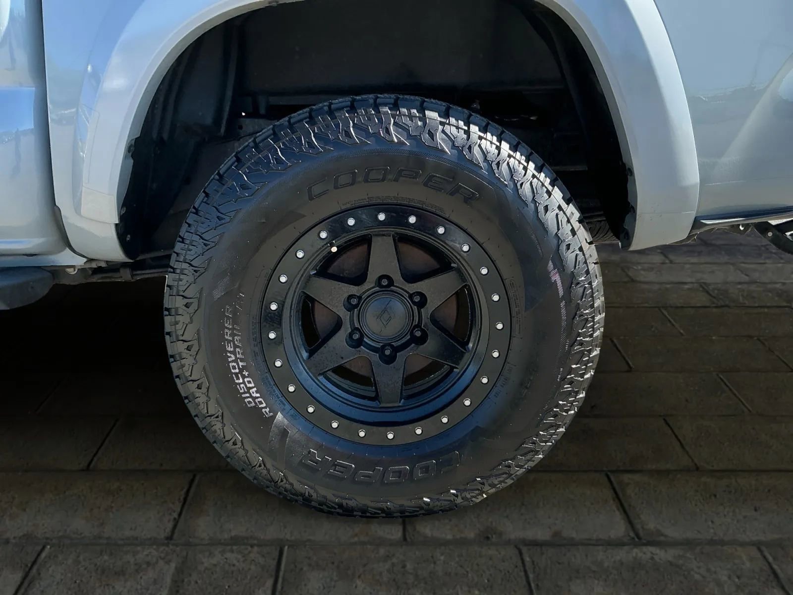 Used 2020 Toyota Tacoma TRD Sport image 17