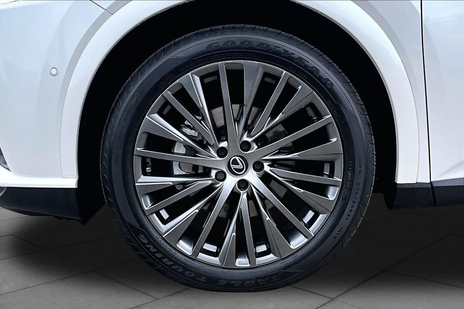 Used 2024 Lexus RX 350 FWD w/ Convenience Package image 10